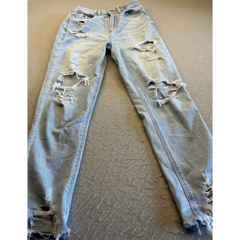 American Eagle Mom Jeans Distressed Light Wash Denim Womens 0 Regular Streetwear